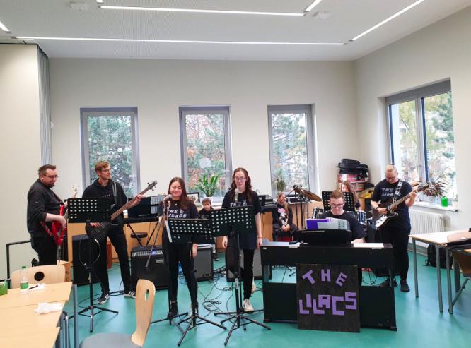 02_schuelerband_the_lilacs_.jpg