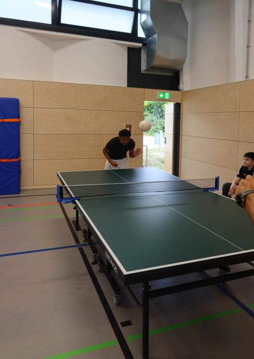08_kopftischtennis.jpg 08_kopftischtennis.jpg